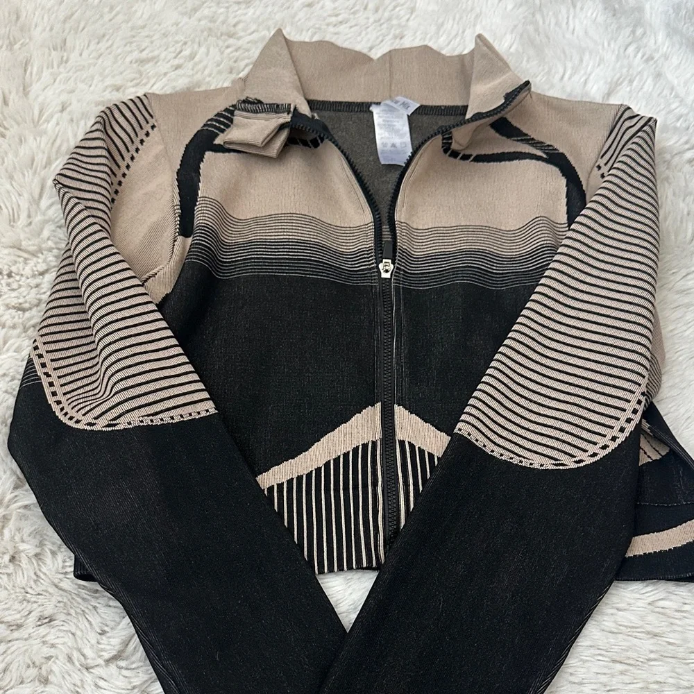 New Mix Women’s L Black and Tan Geometric Y2K stretch Zip up Jacket - Picture 11 of 15